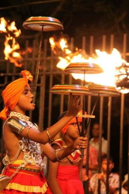 Exploring Kandy Nightlife